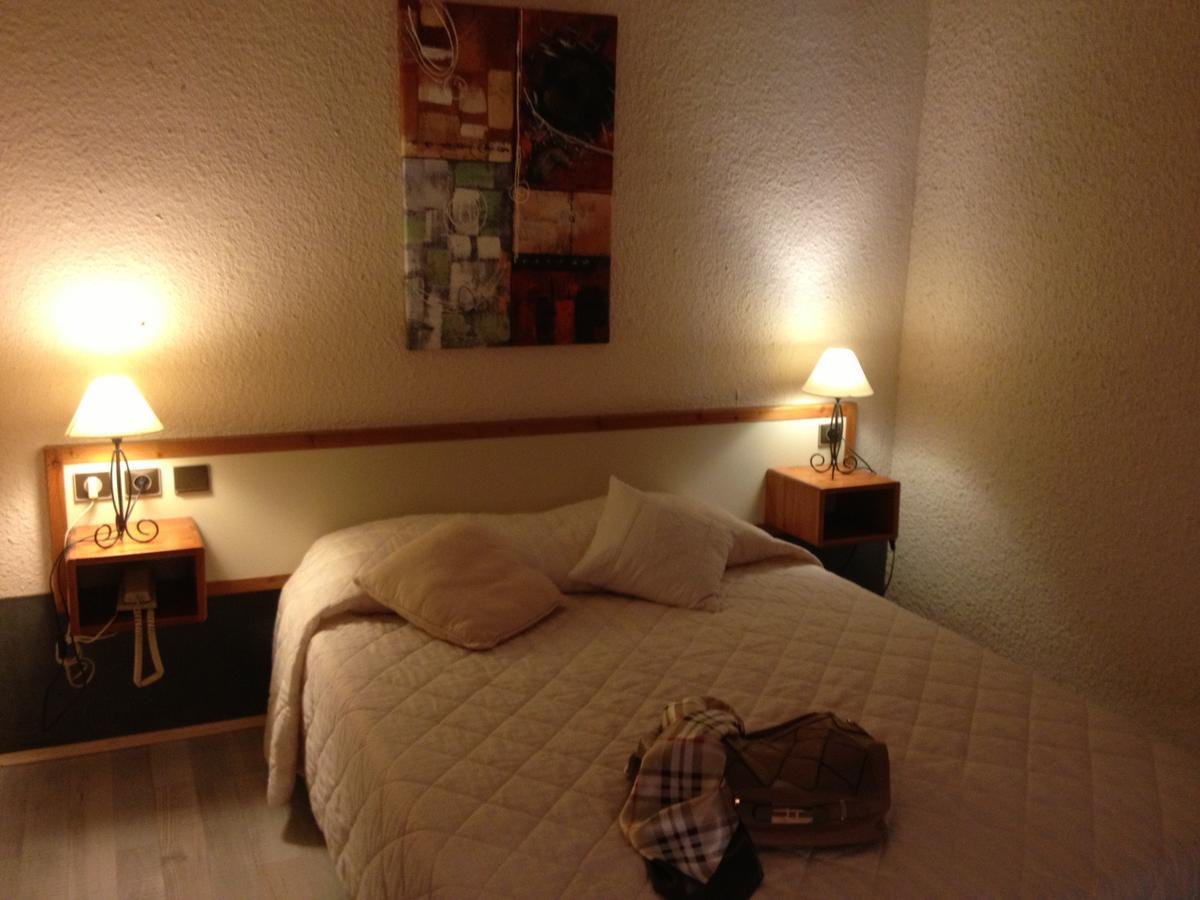Hotel Cartusia Sarcenas Kamer foto